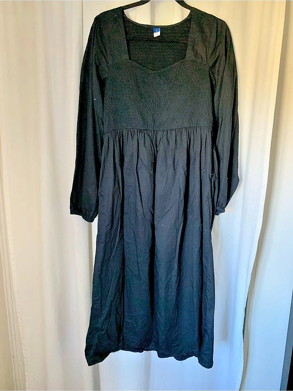 Old Navy Black Smocked Midi Dress Size Medium